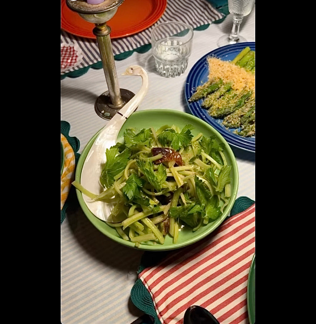 CLARITA Table Runner