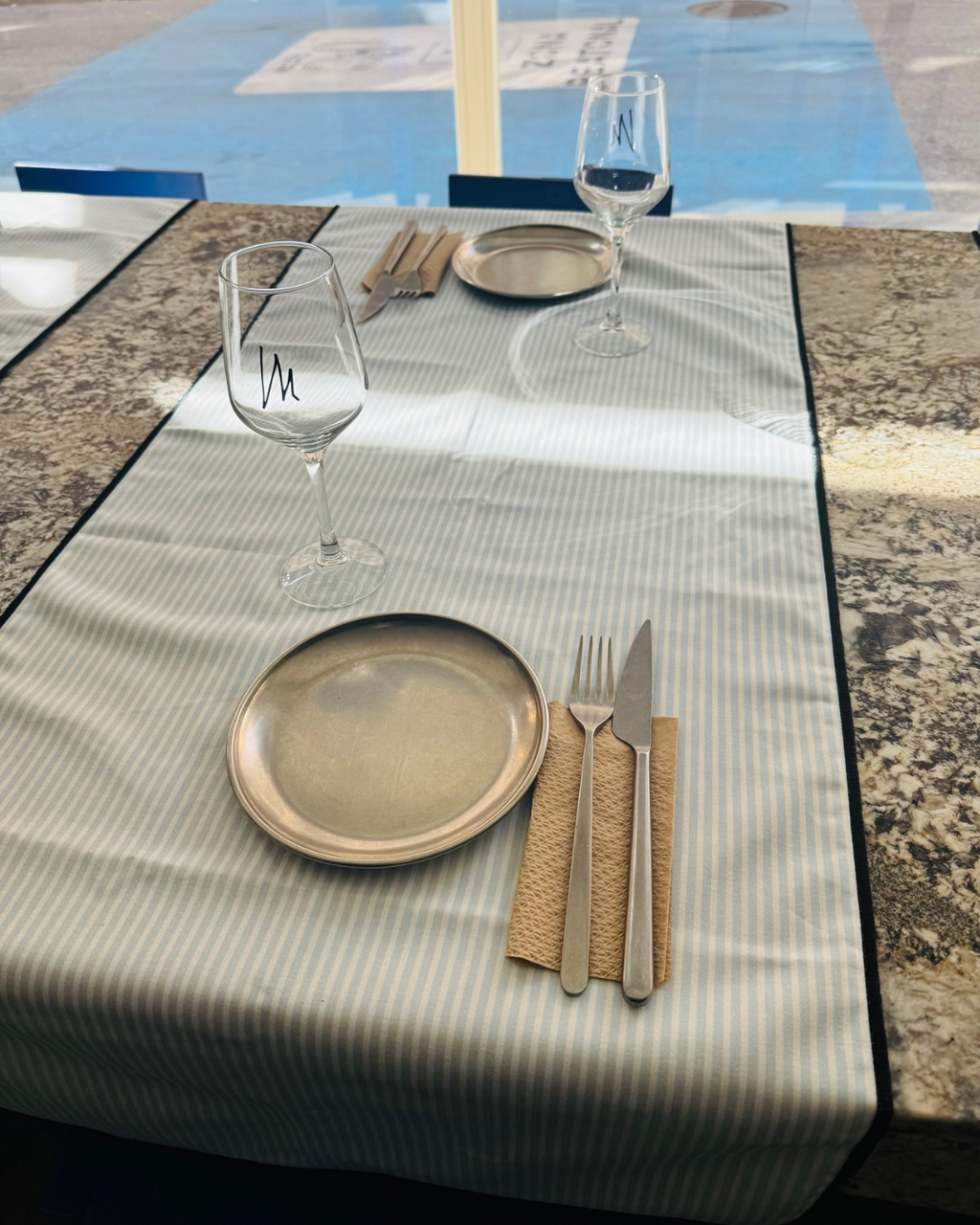 CLARITA Table Runner