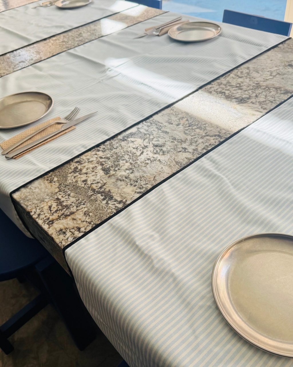 CLARITA Table Runner