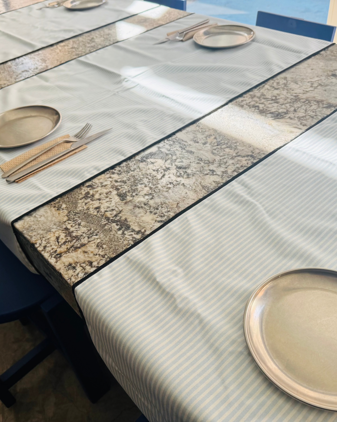 CLARITA Table Runner