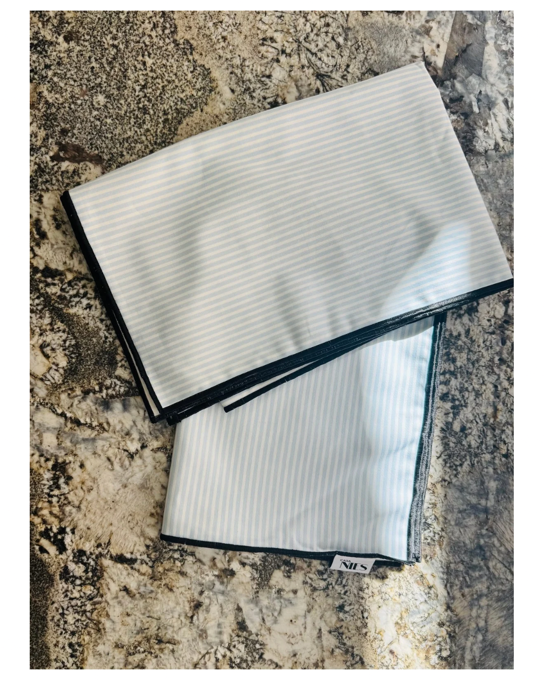 CLARITA Table Runner